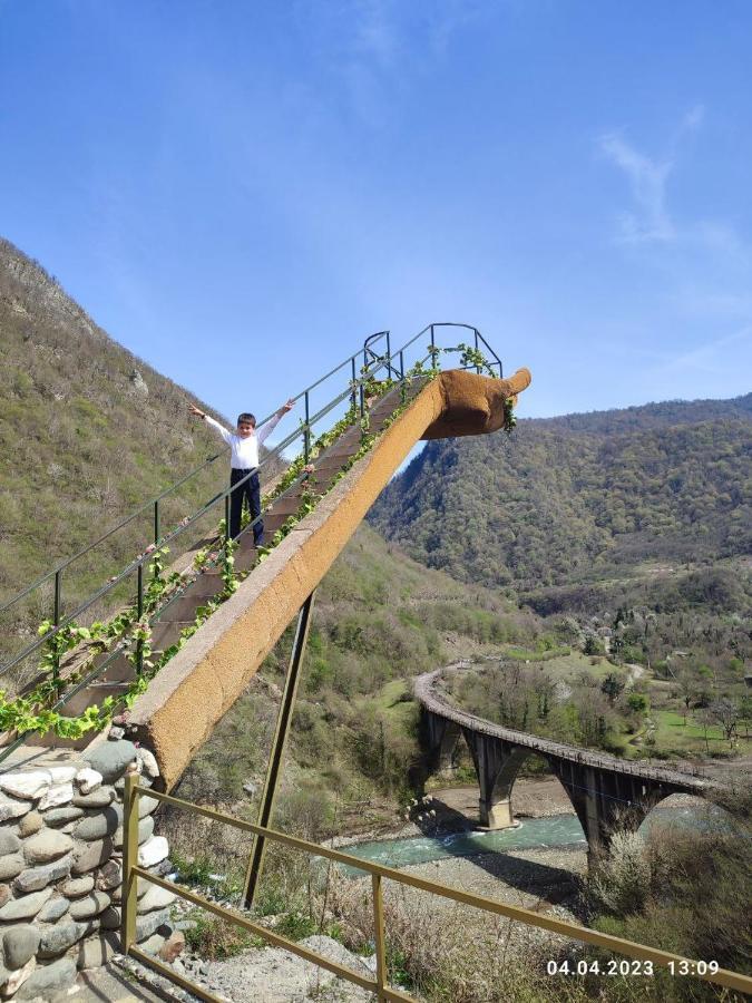 Гостевой Дом "Амза" Bed & Breakfast Tqvarcheli Eksteriør bilde